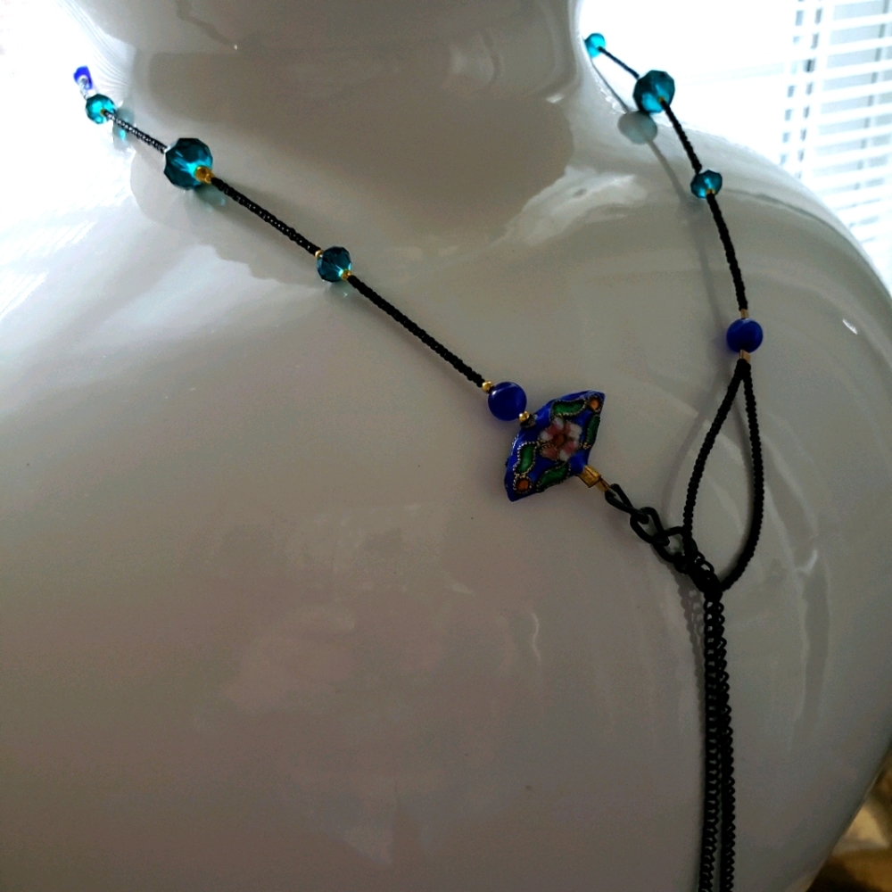 Irish Celtic Trinity Lariat. - Picture 6 of 8